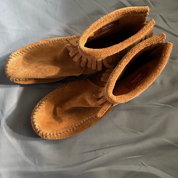 Minnetonka Brown Moccasins with Fringe Detail - Picture 3 of 6